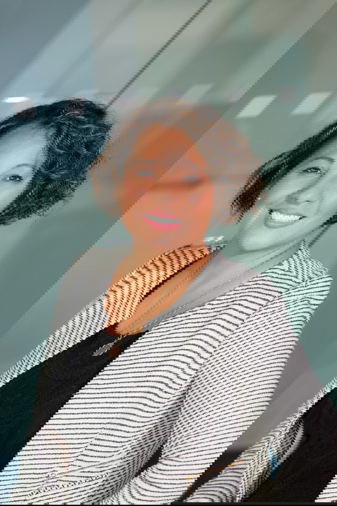 woman on focus photography